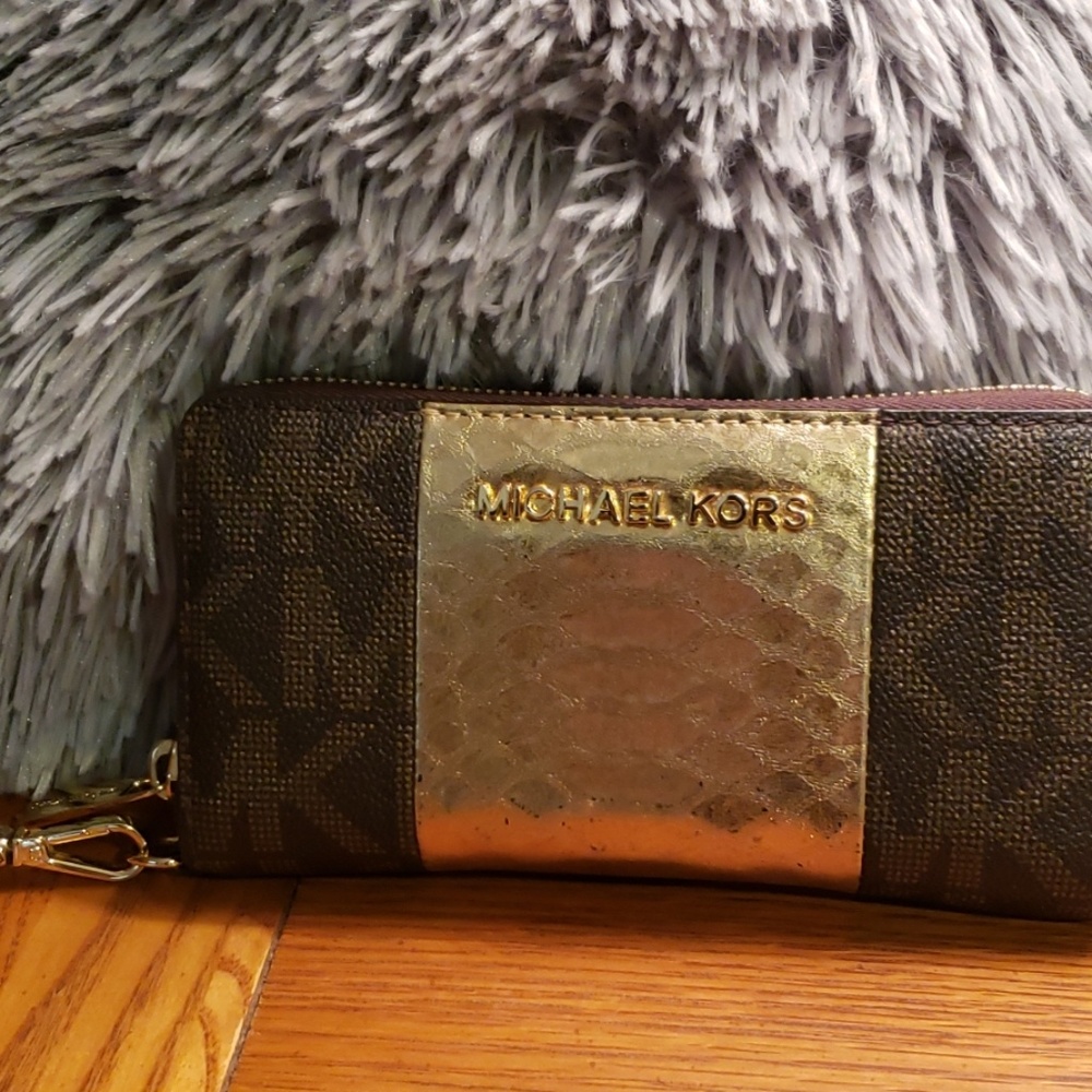 Michael Kors Wallet Used